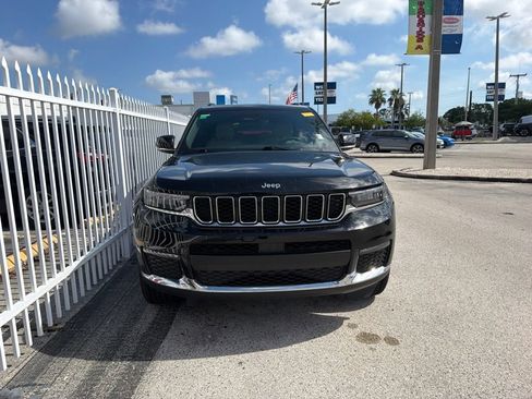 Used 2023 Jeep Grand Cherokee L Limited RWD image 2