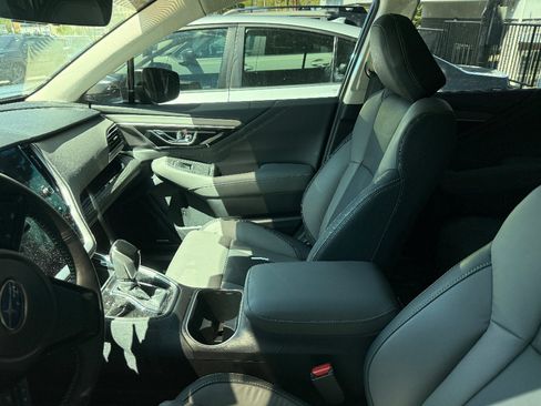 Used 2025 Subaru Outback Onyx Edition AWD/4WD image 8