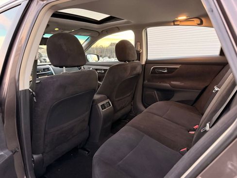 Used 2013 Nissan Altima 3.5 SV image 15