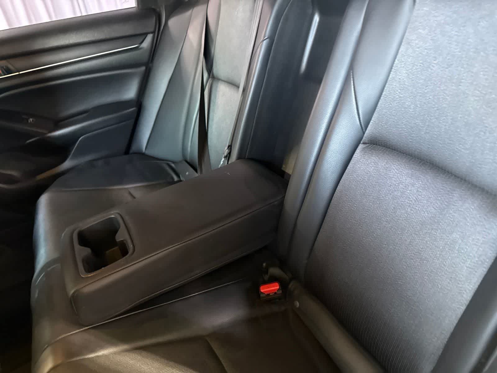 Used 2018 Honda Accord Sport image 17
