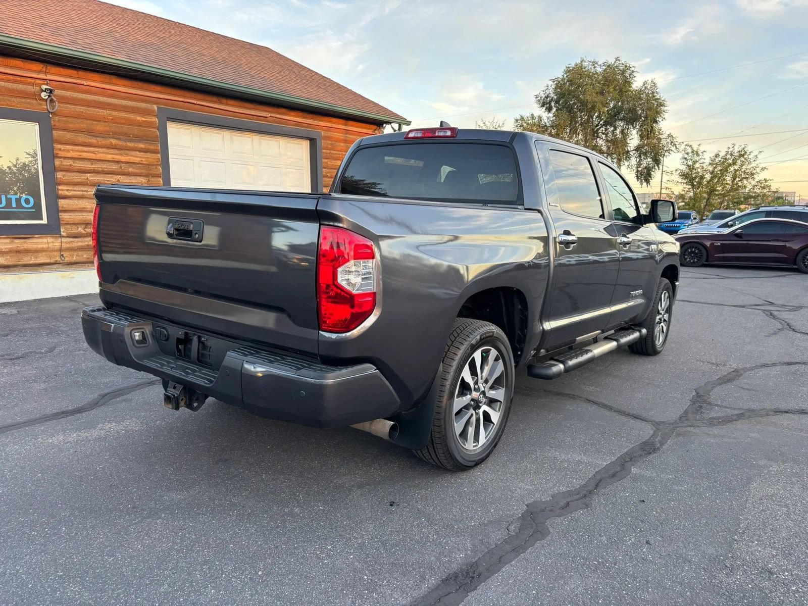 Used 2021 Toyota Tundra Limited w/ Limited Premium Package AWD/4WD image 7
