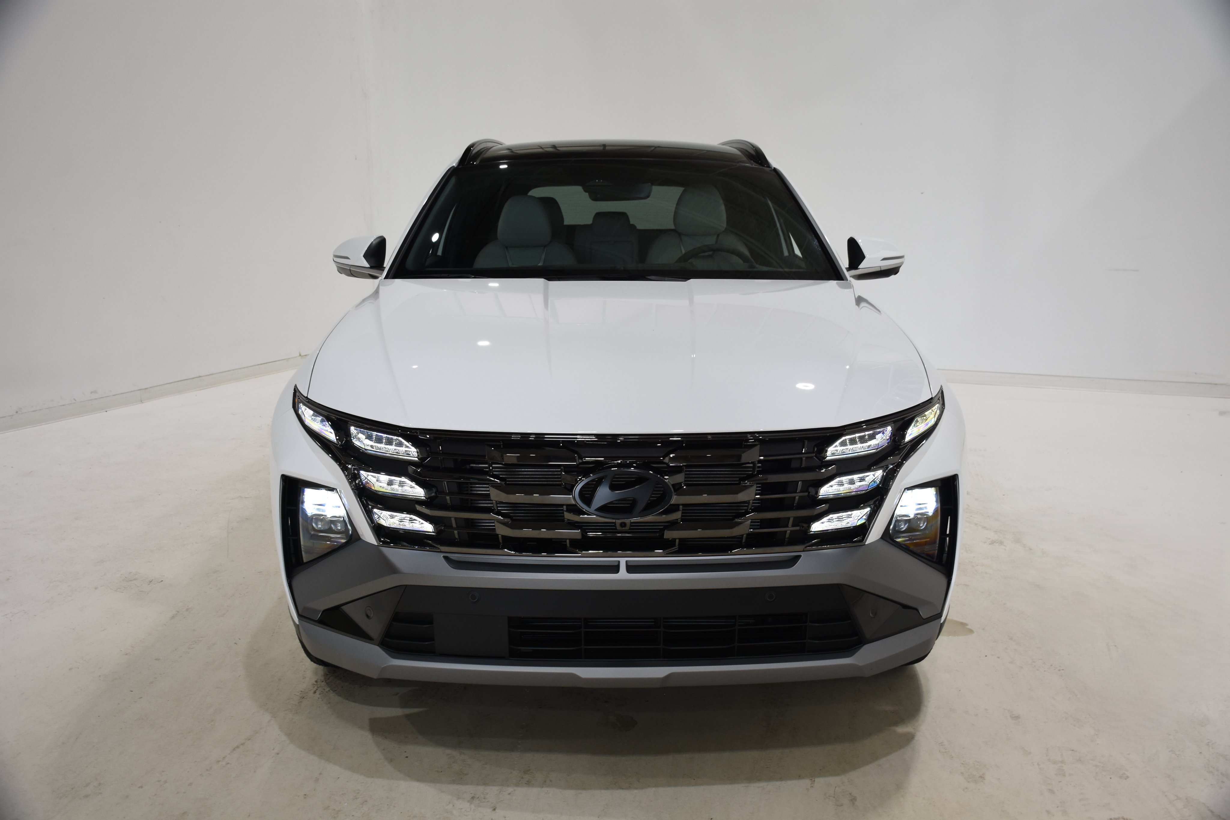 New 2026 Hyundai Tucson Limited AWD/4WD image 2