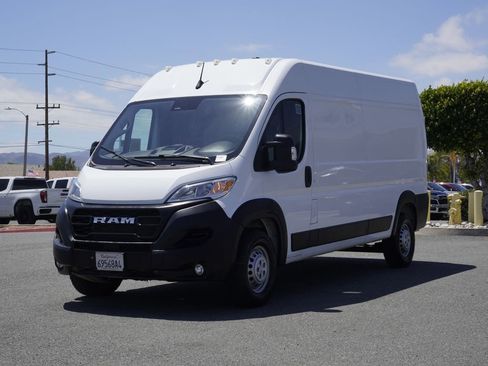 Used 2025 RAM ProMaster 2500 w/ Convenience Group FWD image 8