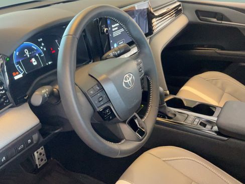 Used 2026 Toyota Camry SE w/ Multimedia Upgrade Package FWD image 29