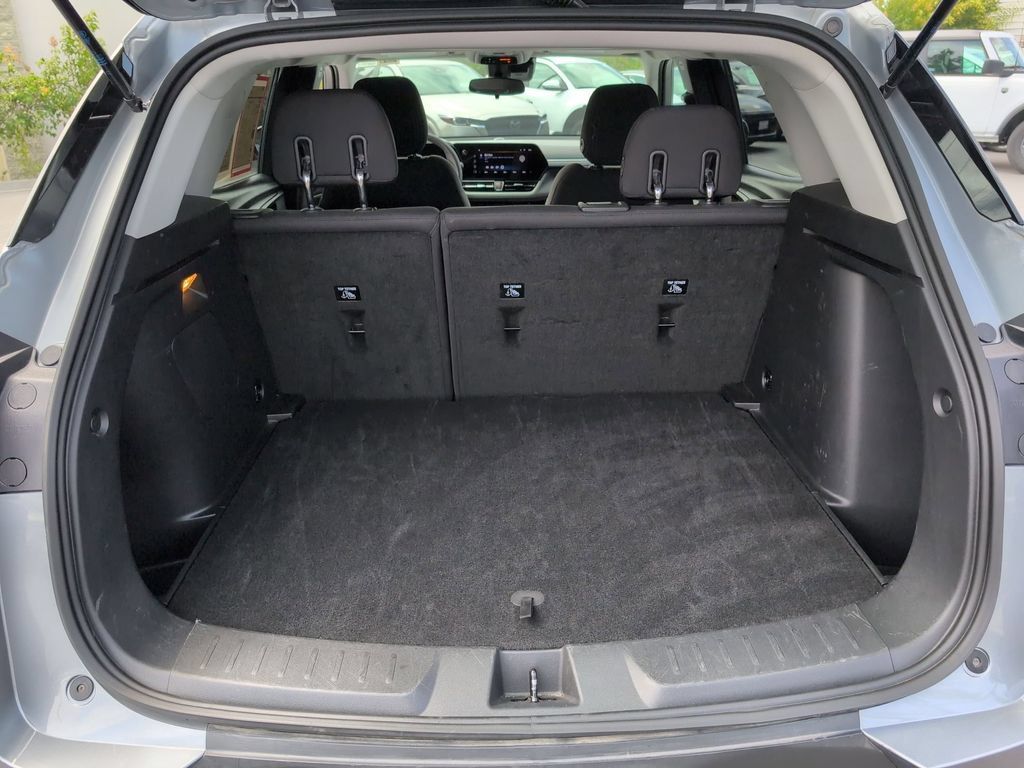 Used 2025 Chevrolet TrailBlazer LT AWD/4WD image 29