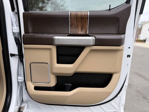 Used 2018 Ford F150 Lariat RWD image 23