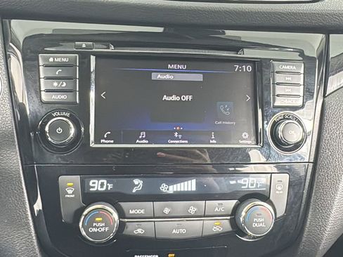 Used 2021 Nissan Rogue Sport SV w/ Technology Package image 16