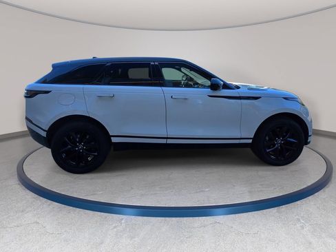 Certified 2025 Land Rover Range Rover Velar Dynamic SE AWD/4WD image 4