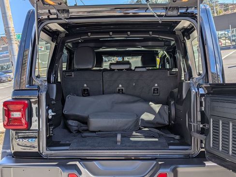 Used 2023 Jeep Wrangler Unlimited Rubicon 4xe w/ Cold Weather Group image 7