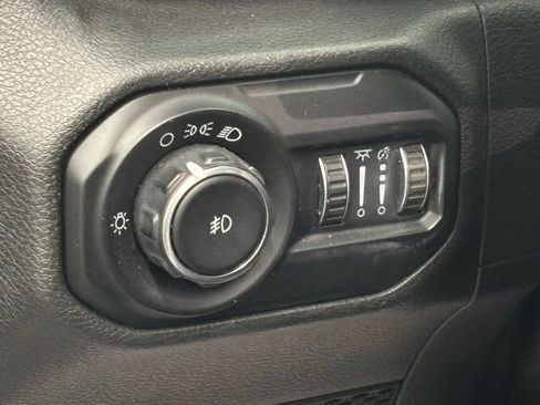 Used 2020 Jeep Wrangler Sport image 15