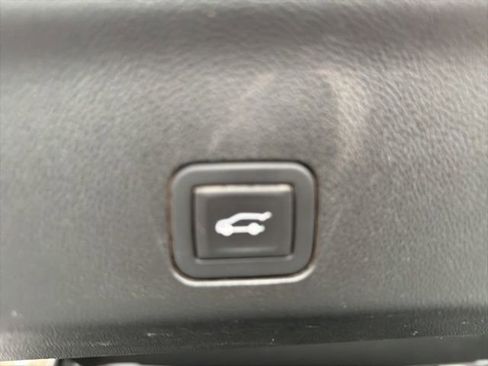 Used 2024 Chevrolet Tahoe LT image 28