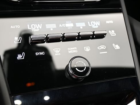 Certified 2025 Porsche Cayenne S AWD/4WD image 13