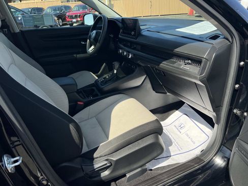 Used 2025 Honda CR-V EX image 28