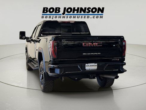Used 2024 GMC Sierra 2500 AT4 w/ AT4 Preferred Package AWD/4WD image 9