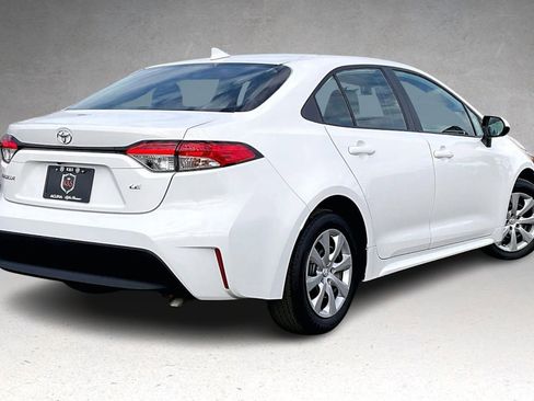 Used 2025 Toyota Corolla LE image 32