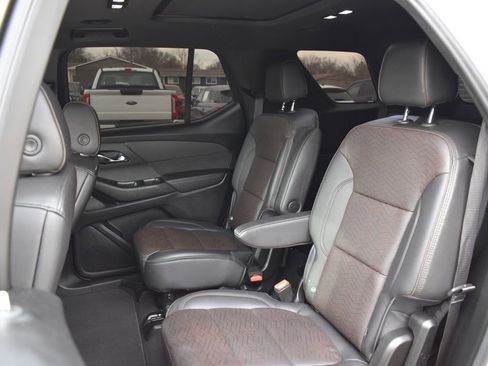 Used 2023 Chevrolet Traverse High Country image 8