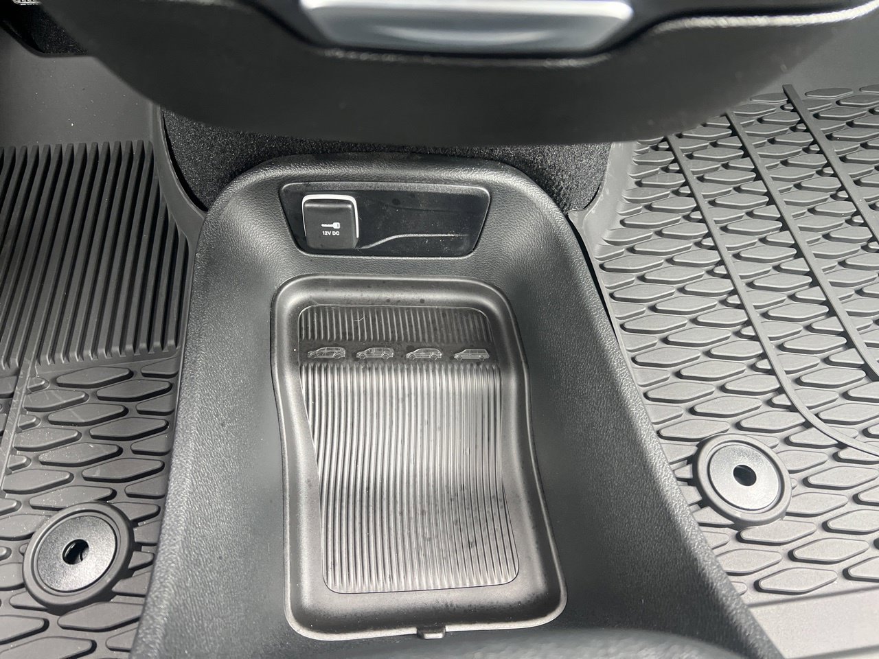 New 2026 Chrysler Pacifica Select w/ S Appearance Package FWD image 30