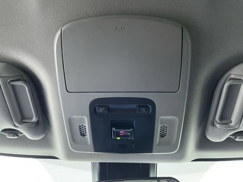 Used 2024 Toyota Camry SE image 25