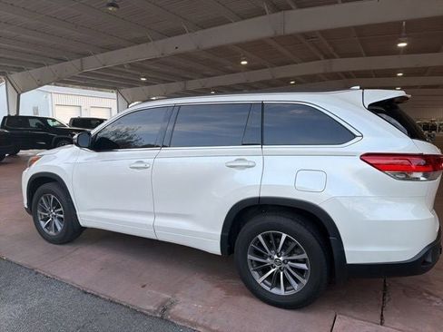 Used 2018 Toyota Highlander XLE image 6