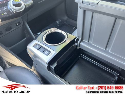 Used 2014 Toyota Prius V Five FWD image 30