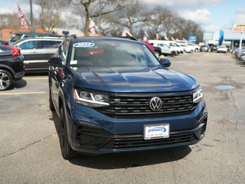 Used 2023 Volkswagen Atlas SEL R-Line image 2