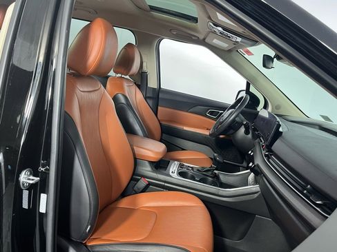 Used 2025 Kia Carnival SX image 28