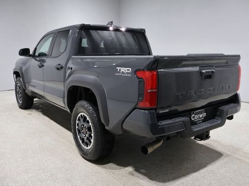 Used 2025 Toyota Tacoma TRD Off-Road image 5