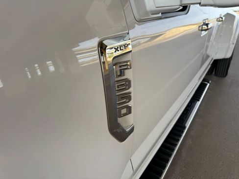 Used 2022 Ford F350 XLT w/ XLT Premium Package image 9