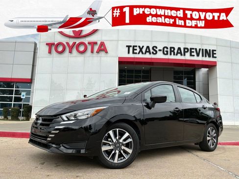 Used 2025 Nissan Versa SV FWD image 1