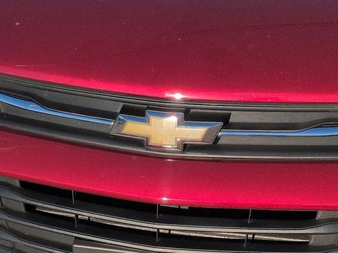 Used 2022 Chevrolet Trax LT w/ LT Convenience Package image 10