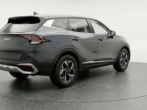 Used 2025 Kia Sportage LX image 9