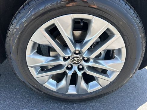 Used 2023 Toyota RAV4 XLE Premium image 25