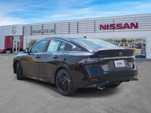 New 2027 Nissan Sentra SR w/ SR Premium Package FWD image 7