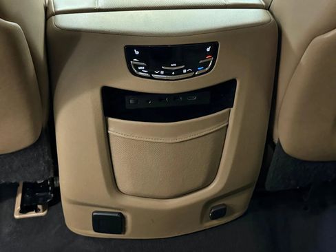 Used 2019 Cadillac Escalade Platinum w/ Escalade Sport Edition image 38