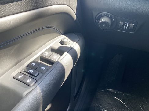 New 2025 Jeep Compass Latitude w/ Altitude Special Edition image 16