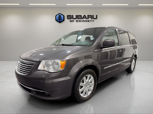 Used 2015 Chrysler Town & Country Touring FWD image 1