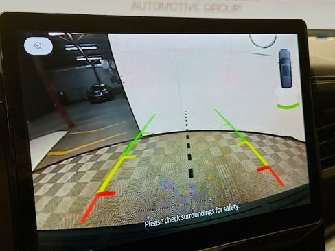 Used 2022 Ford Expedition XLT image 14