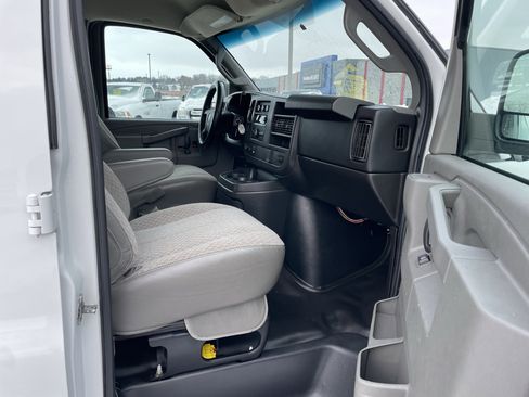 Used 2021 Chevrolet Express 2500 w/ Driver Convenience Package image 27