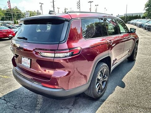 Used 2024 Jeep Grand Cherokee L Laredo image 8