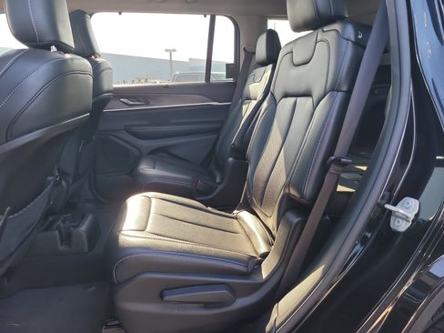 Used 2023 Jeep Grand Cherokee L Limited w/ Luxury Tech Group II RWD image 11
