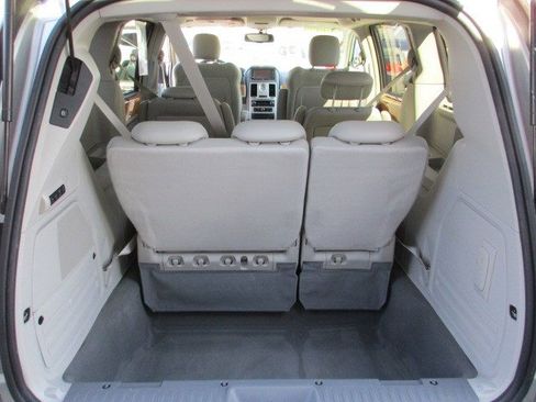 Used 2010 Chrysler Town & Country Limited w/ Entertainment Group #3 image 38
