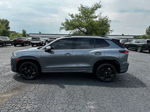 Used 2025 Volkswagen Tiguan SE R-Line AWD/4WD image 6