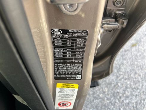 Used 2023 Land Rover Discovery Sport S image 30