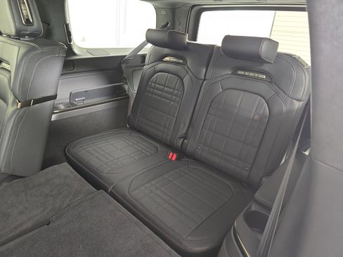 Used 2025 Rivian R1S Premium image 25