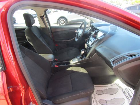 Used 2018 Ford Focus SEL FWD image 11
