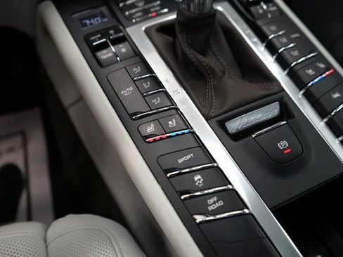 Used 2020 Porsche Macan S image 44