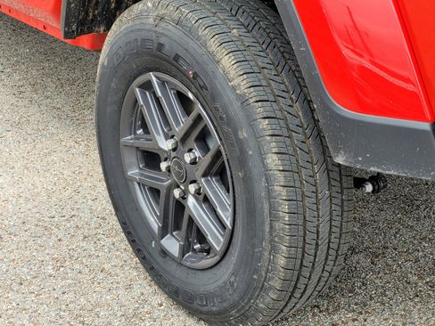 New 2024 Jeep Gladiator Sport image 5