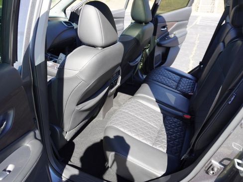 Used 2020 Nissan Murano Platinum w/ Cargo Package image 24