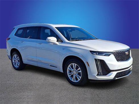 Certified 2024 Cadillac XT6 Luxury image 3