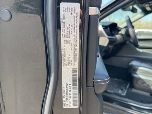 Used 2024 Jeep Grand Cherokee Limited image 22